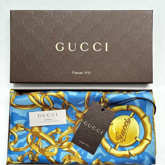 New Gucci Logo Chains Blue Gold Twill Silk Scarf with Gift Gucci Box - Picture 1 of 12